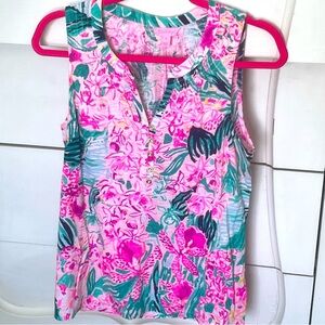 Lilly Pulitzer Essie tank in VG-EUC. Vibrant floral pattern. 🌸
